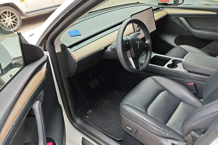 Used Tesla Model Y 2021 Long-Range All-Wheel-Drive Version 3D7 Driver Seat