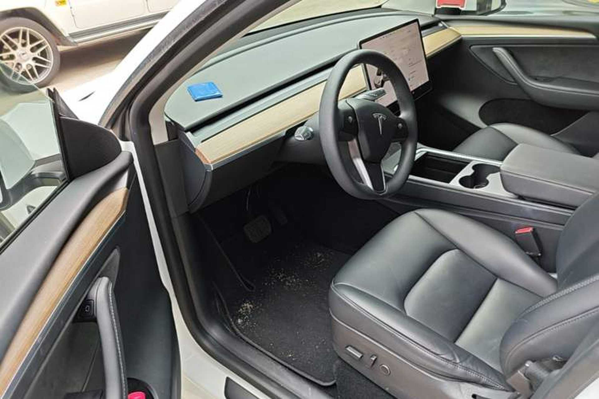 Used Tesla Model Y 2021 Long-Range All-Wheel-Drive Version 3D7 Driver Seat