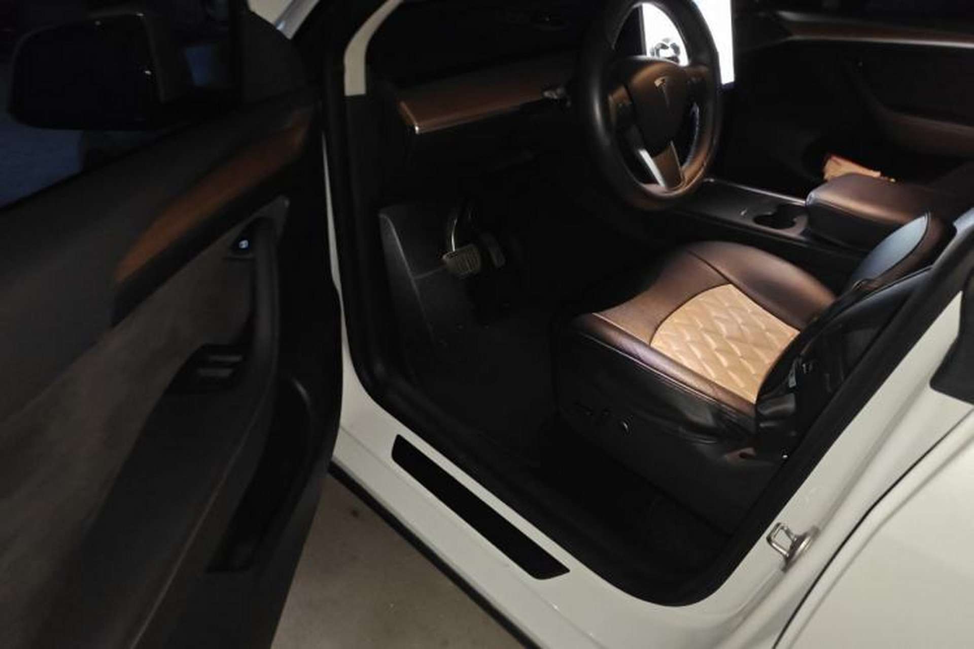 Used Tesla Model Y 2021 Standard Range Rear-Wheel Drive Version Driver Seat