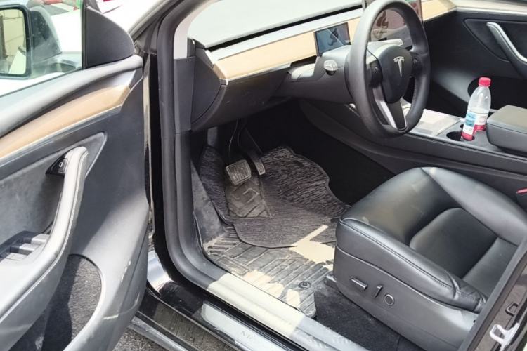 Used Tesla Model Y 2021 Long-Range All-Wheel-Drive Version 3D7 Driver Seat
