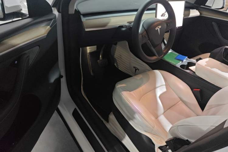 Used Tesla Model Y 2021 Standard Range Rear-Wheel Drive Version Driver Seat