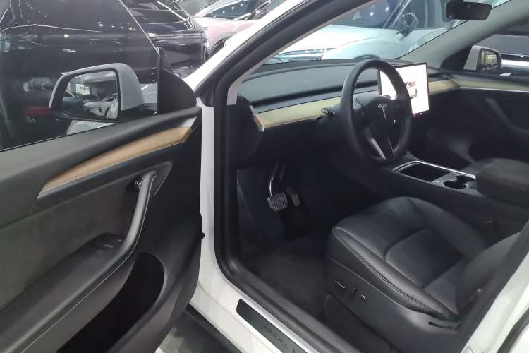Used Tesla Model Y 2021 Revised Version 2 Long-Range All-Wheel-Drive Edition Driver Seat