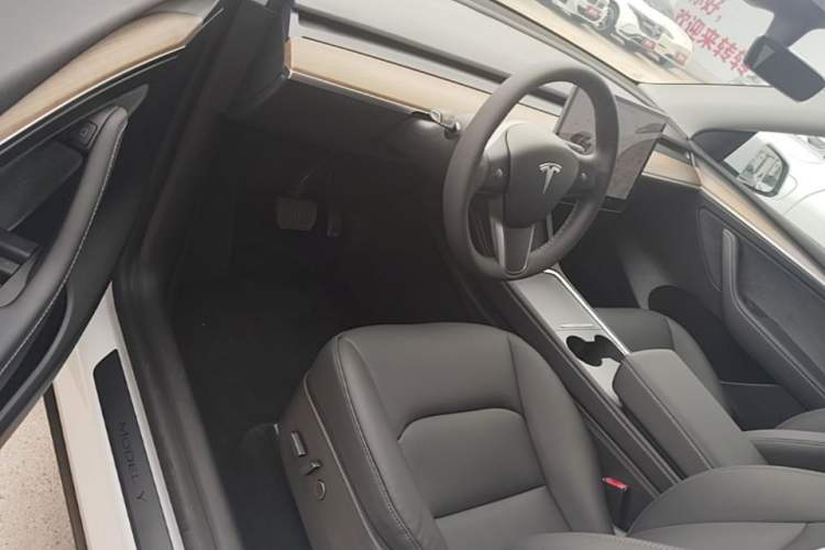 Used Tesla Model Y 2021 Standard Range Rear-Wheel Drive Version Driver Seat