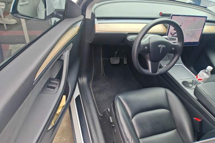 Used Tesla Model Y 2021 Long-Range All-Wheel-Drive Version 3D7 Driver Seat