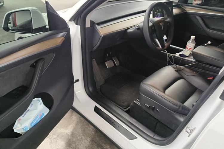 Used Tesla Model Y 2021 Long-Range All-Wheel-Drive Version Driver Seat