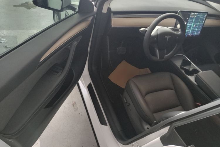 Used Tesla Model Y 2021 Long-Range All-Wheel-Drive Version 3D7 Driver Seat