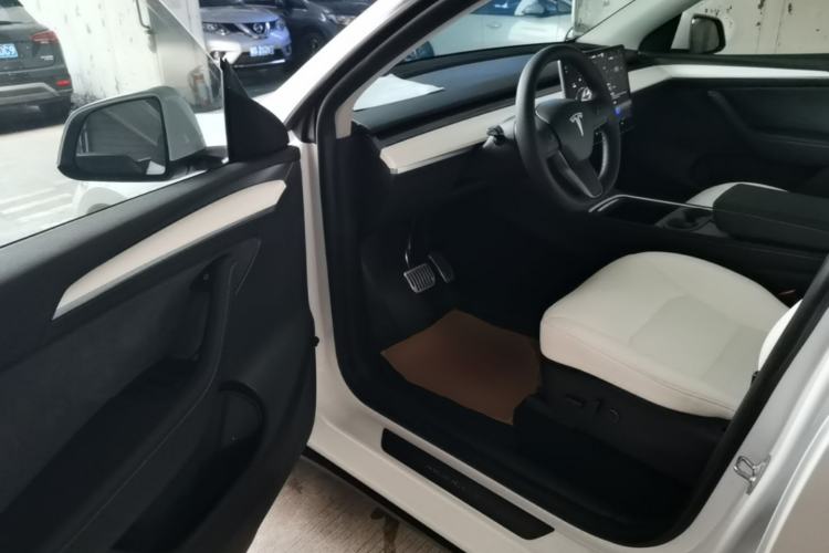 Used Tesla Model Y 2021 Standard Range Rear-Wheel Drive Version Driver Seat