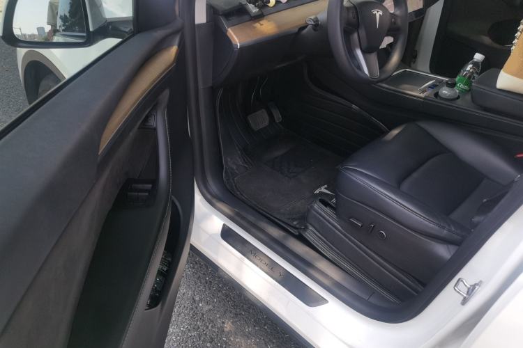 Used Tesla Model Y 2021 Long-Range All-Wheel-Drive Version 3D7 Driver Seat