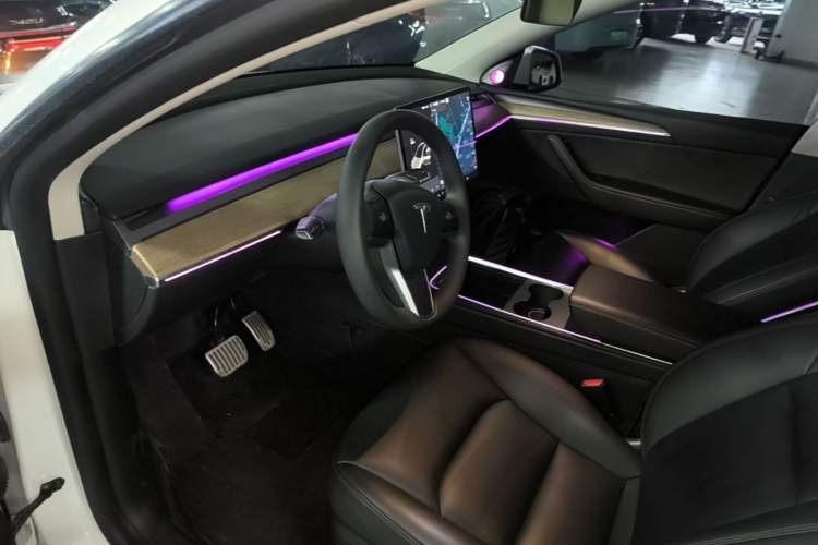 Used Tesla Model Y 2021 Long-Range All-Wheel-Drive Version Driver Seat