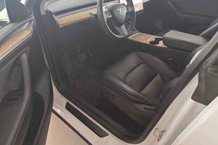 Used Tesla Model Y 2021 Revised Version 2 Long-Range All-Wheel-Drive Edition Driver Seat
