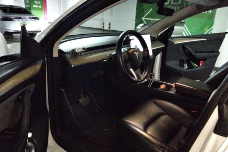 Used Tesla Model Y 2021 Long-Range All-Wheel-Drive Version Driver Seat