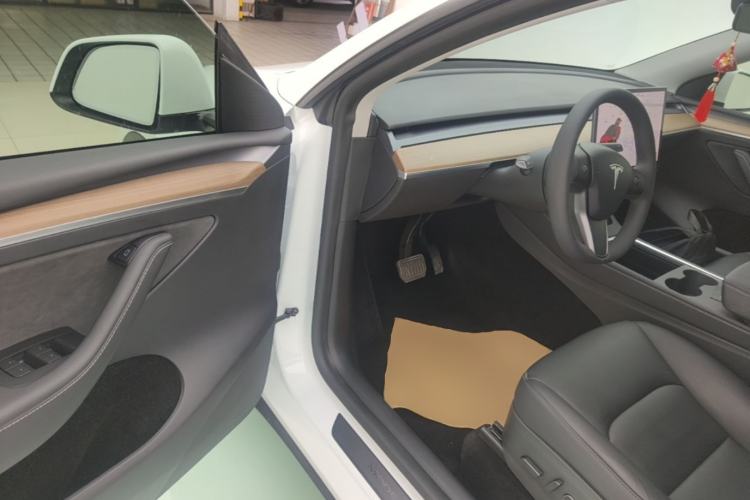 Used Tesla Model Y 2021 Long-Range All-Wheel-Drive Version 3D7 Driver Seat