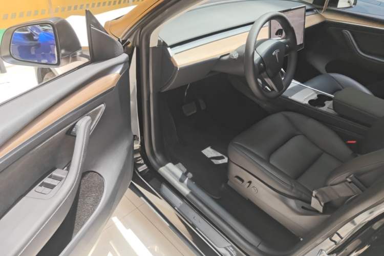 Used Tesla Model Y 2021 Standard Range Rear-Wheel Drive Version Driver Seat