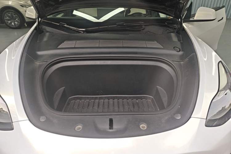 Used Tesla Model Y 2021 Performance High-Performance All-Wheel-Drive Version Engine Bay