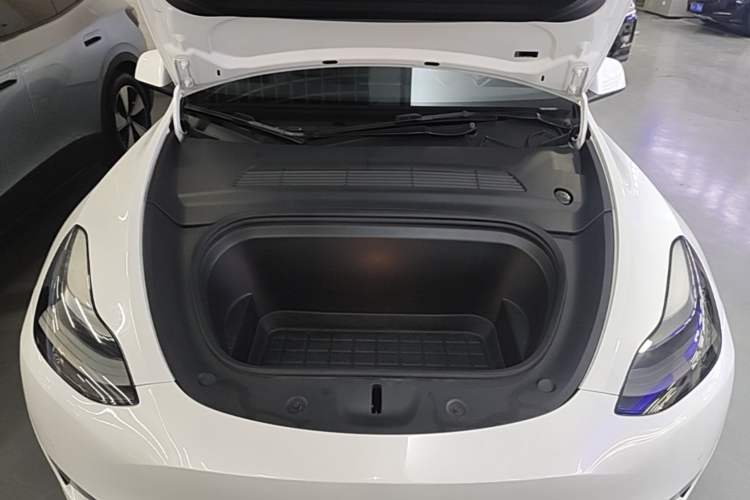 Used Tesla Model Y 2021 Standard Range Rear-Wheel Drive Version Engine Bay