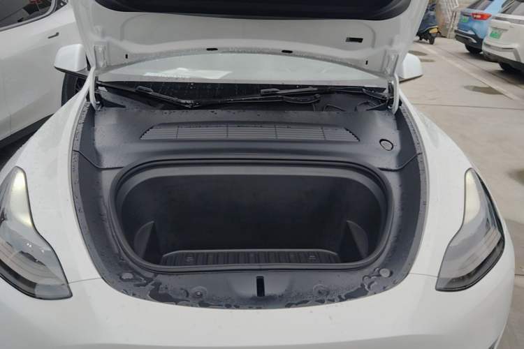 Used Tesla Model Y 2021 Standard Range Rear-Wheel Drive Version Engine Bay