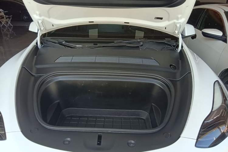 Used Tesla Model Y 2021 Standard Range Rear-Wheel Drive Version Engine Bay