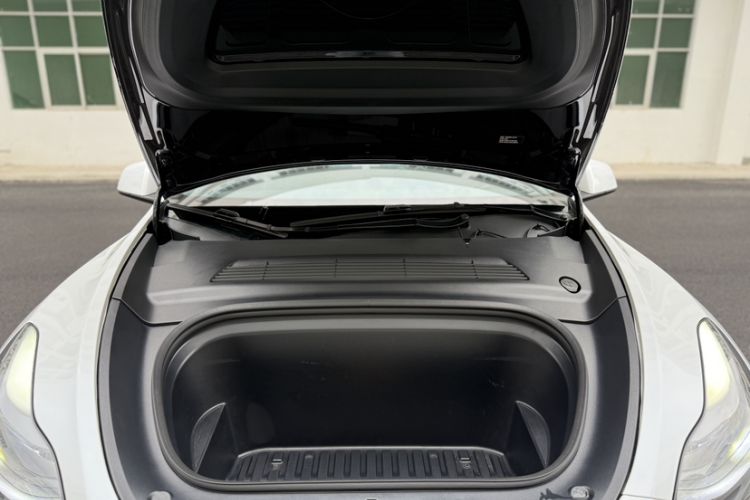 Used Tesla Model Y 2021 Performance High-Performance All-Wheel-Drive Version Engine Bay