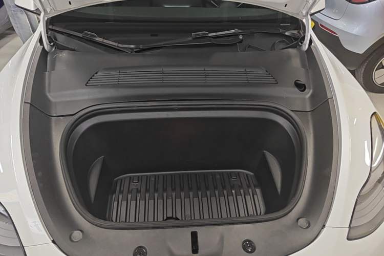 Used Tesla Model Y 2021 Standard Range Rear-Wheel Drive Version Engine Bay