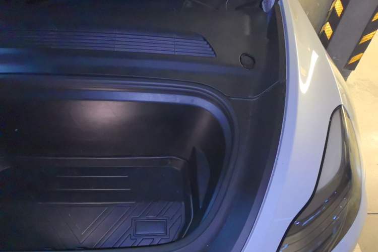 Used Tesla Model Y 2021 Standard Range Rear-Wheel Drive Version Engine Bay Left