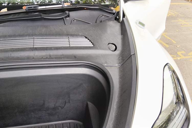 Used Tesla Model Y 2021 Standard Range Rear-Wheel Drive Version Engine Bay Left
