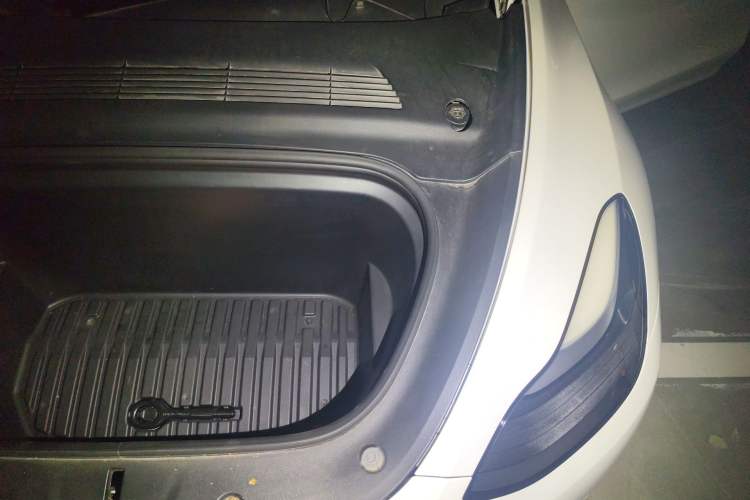 Used Tesla Model Y 2021 Standard Range Rear-Wheel Drive Version Engine Bay Left