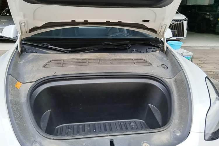 Used Tesla Model Y 2021 Standard Range Rear-Wheel Drive Version Engine Bay