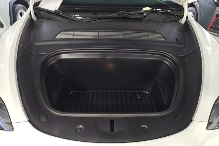 Used Tesla Model Y 2021 Long-Range All-Wheel-Drive Version 3D7 Engine Bay