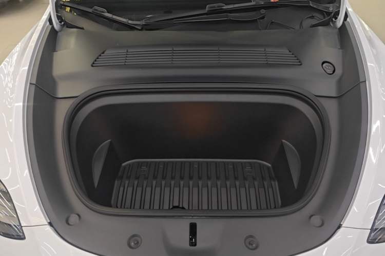 Used Tesla Model Y 2021 Standard Range Rear-Wheel Drive Version Engine Bay