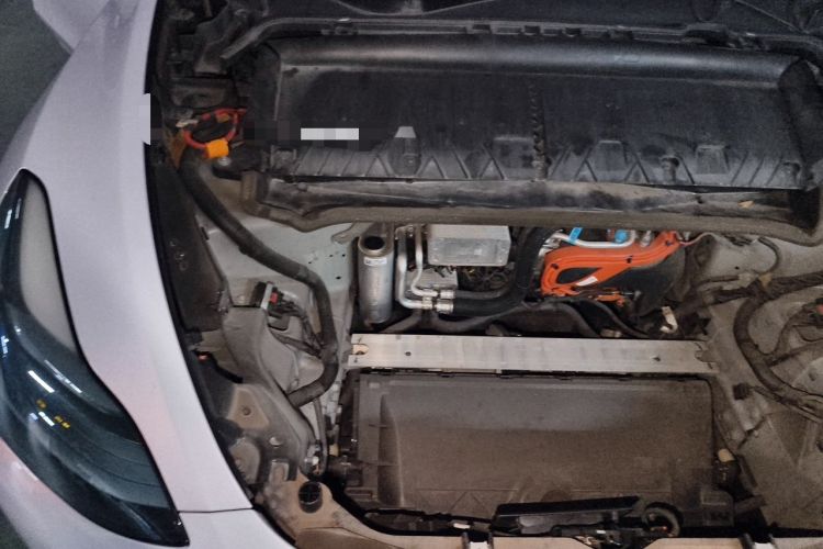 Used Tesla Model Y 2021 Standard Range Rear-Wheel Drive Version Engine Bay Right