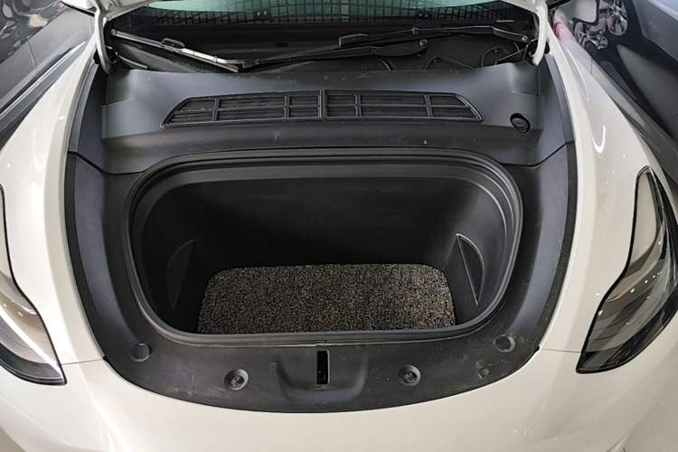 Used Tesla Model Y 2021 Standard Range Rear-Wheel Drive Version Engine Bay