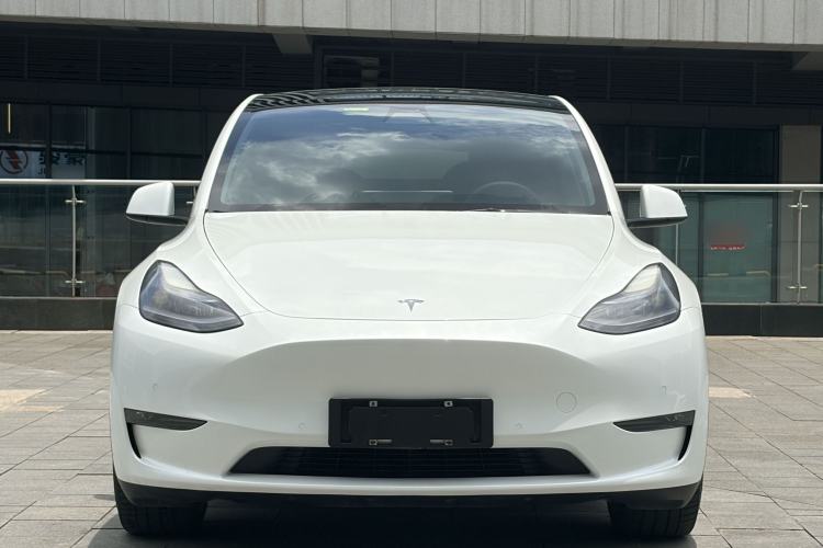 Used Tesla Model Y 2021 Long-Range All-Wheel-Drive Version 3D7 Exterior 1