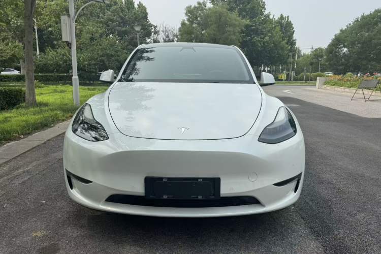 Used Tesla Model Y 2021 Long-Range All-Wheel-Drive Version 3D7 Exterior 1
