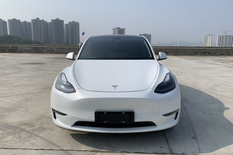 Used Tesla Model Y 2021 Long-Range All-Wheel-Drive Version 3D7 Exterior 1