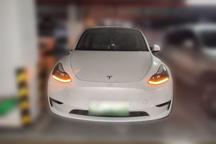 Used Tesla Model Y 2021 Long-Range All-Wheel-Drive Version 3D7 Exterior 1