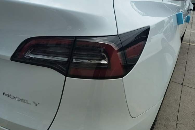 Used Tesla Model Y 2021 Standard Range Rear-Wheel Drive Version Exterior 1