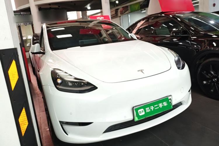 Used Tesla Model Y 2021 Long-Range All-Wheel-Drive Version 3D7 Exterior 1