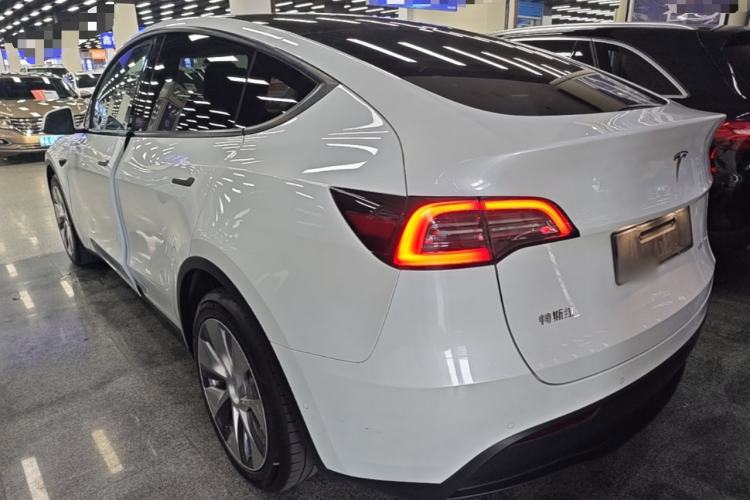Used Tesla Model Y 2021 Long-Range All-Wheel-Drive Version Exterior 2