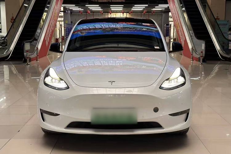 Used Tesla Model Y 2021 Long-Range All-Wheel-Drive Version Exterior 2
