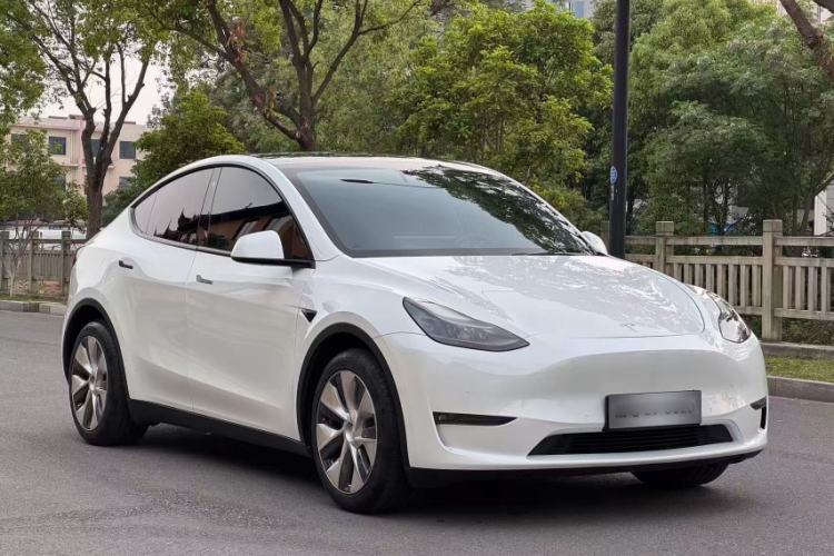 Used Tesla Model Y 2021 Long-Range All-Wheel-Drive Version Exterior 2
