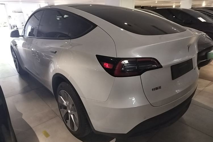 Used Tesla Model Y 2021 Long-Range All-Wheel-Drive Version Exterior 2