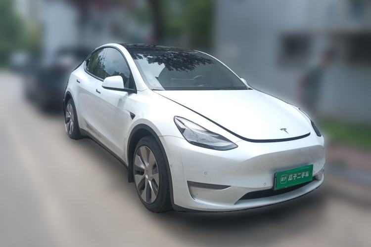 Used Tesla Model Y 2021 Long-Range All-Wheel-Drive Version Exterior 2