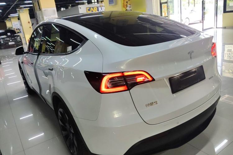 Used Tesla Model Y 2021 Long-Range All-Wheel-Drive Version Exterior 2