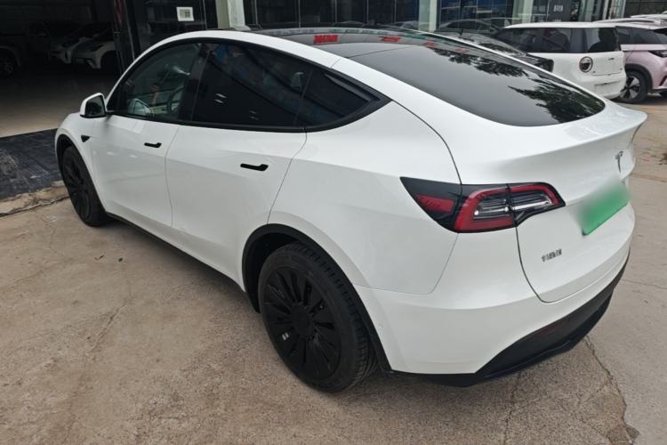 Used Tesla Model Y 2021 Long-Range All-Wheel-Drive Version Exterior 2