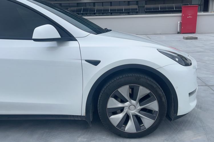 Used Tesla Model Y 2021 Standard Range Rear-Wheel Drive Version Exterior 2