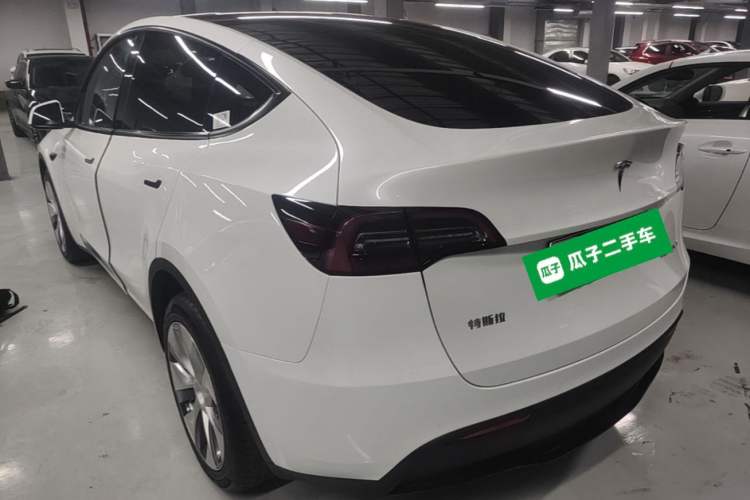 Used Tesla Model Y 2021 Long-Range All-Wheel-Drive Version 3D7 Exterior 2