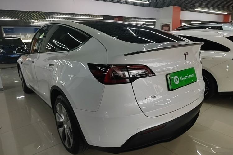 Used Tesla Model Y 2021 Long-Range All-Wheel-Drive Version Exterior 2