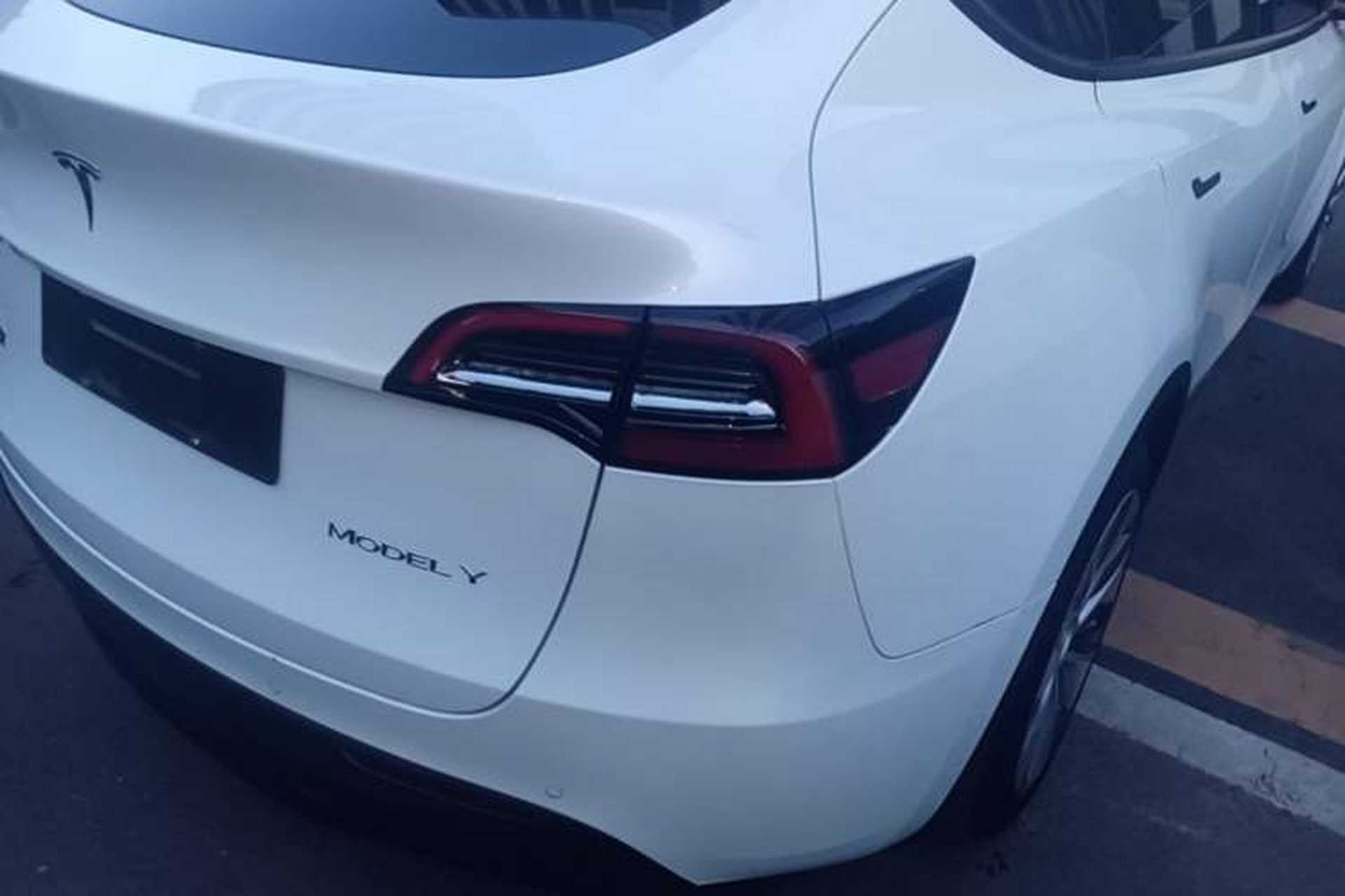 Used Tesla Model Y 2021 Standard Range Rear-Wheel Drive Version Exterior 3