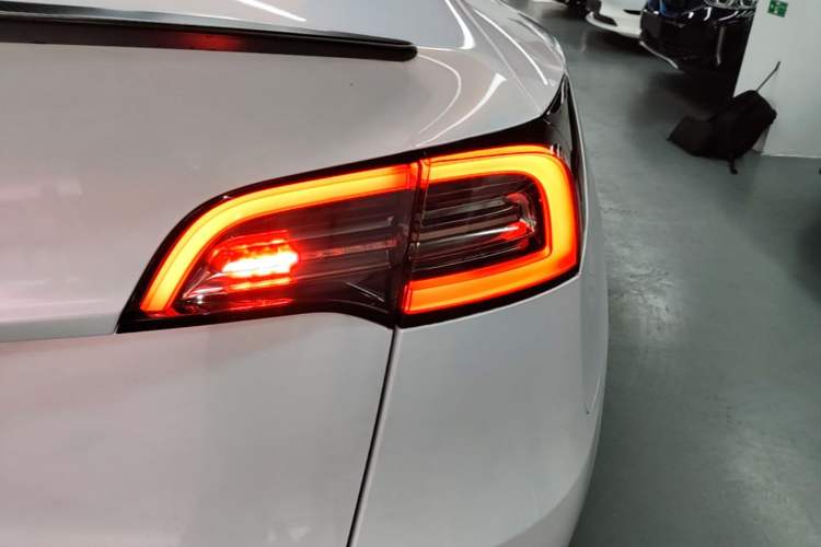 Used Tesla Model Y 2021 Performance High-Performance All-Wheel-Drive Version Exterior 3