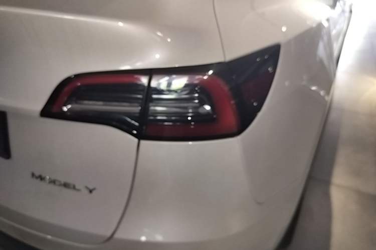 Used Tesla Model Y 2021 Long-Range All-Wheel-Drive Version Exterior 3